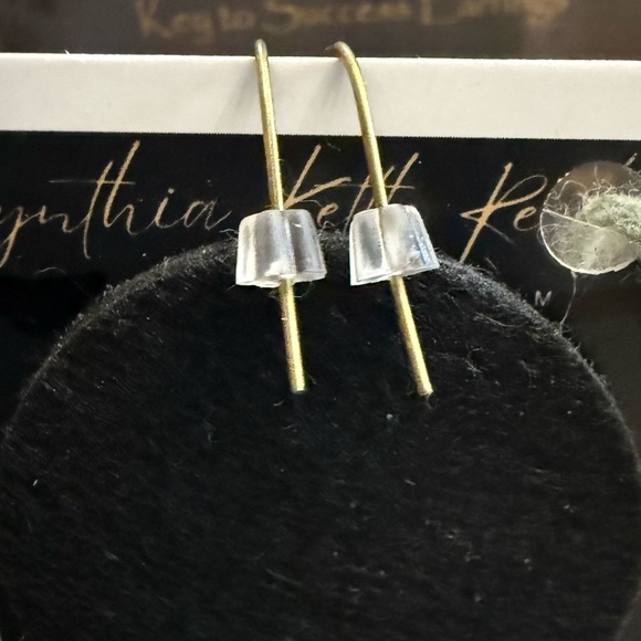 Copper Keys To Success Earrings

BUNDLE PURCHASE MORE & SAVE ON SHIPPING! - Picture 2 of 5